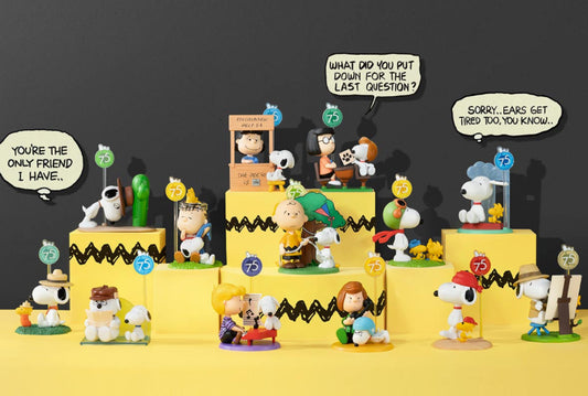 Peanuts 75th Anniversary | Snoopy Comic Life Series Figures